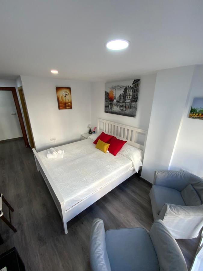 Reyna Apartamentos Malaga Bagian luar foto