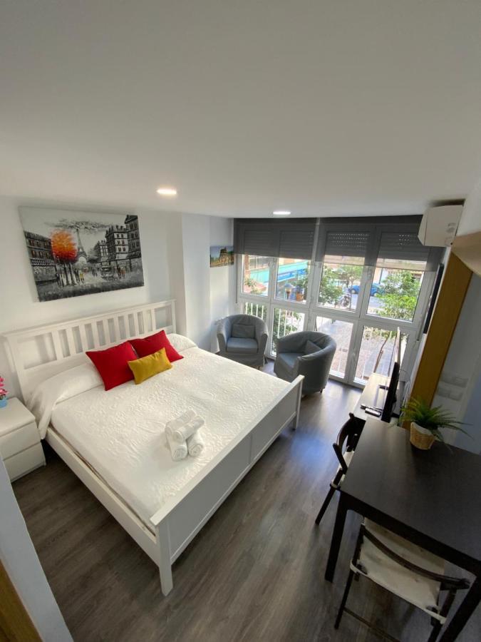 Reyna Apartamentos Malaga Bagian luar foto